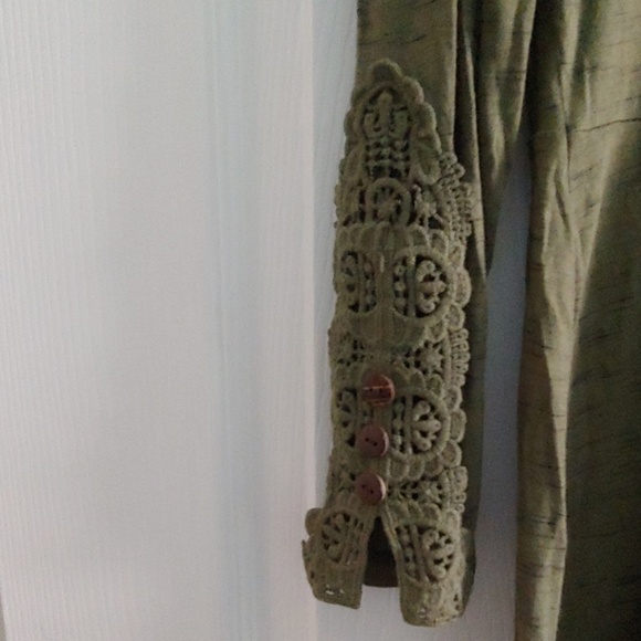 Shirt - Picture 2 of 5